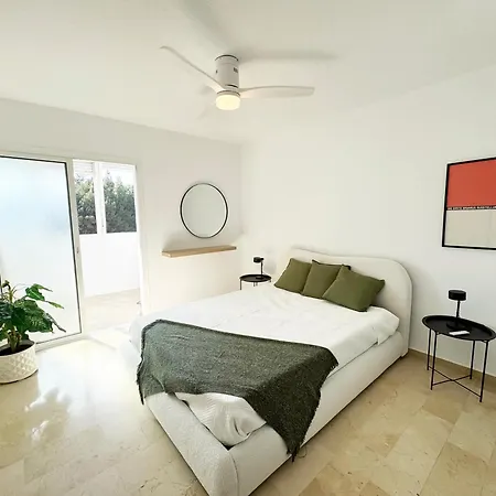 Apartment Urban Oasis