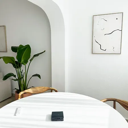 Urban Oasis Apartment *