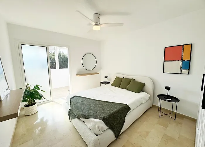 Apartment Urban Oasis